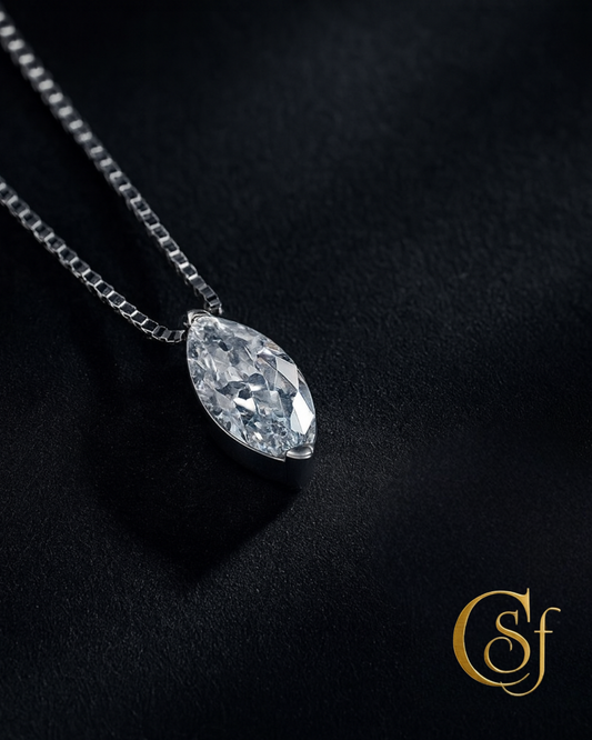 Collar Solitario de Moissanita – Corte Marquesa OL · Color D · Plata de Ley 925