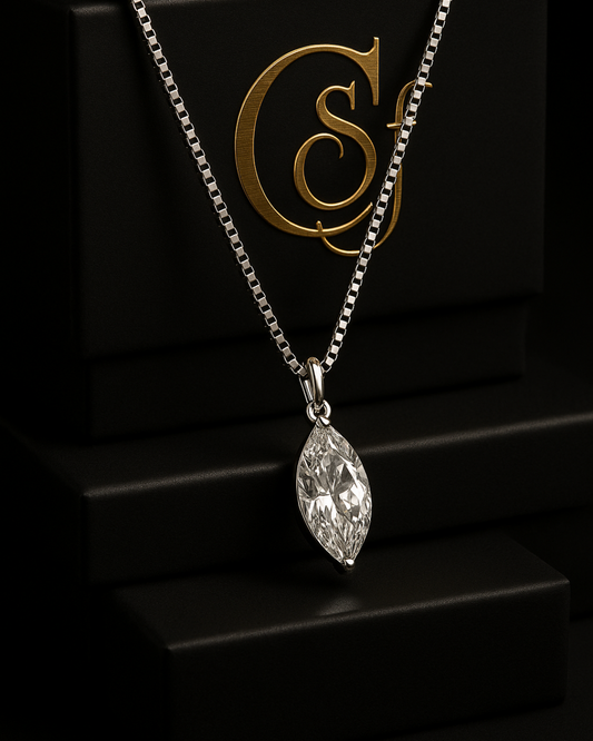 Collar Solitario de Moissanita – Corte Marquesa OL · Color D · Plata de Ley 925