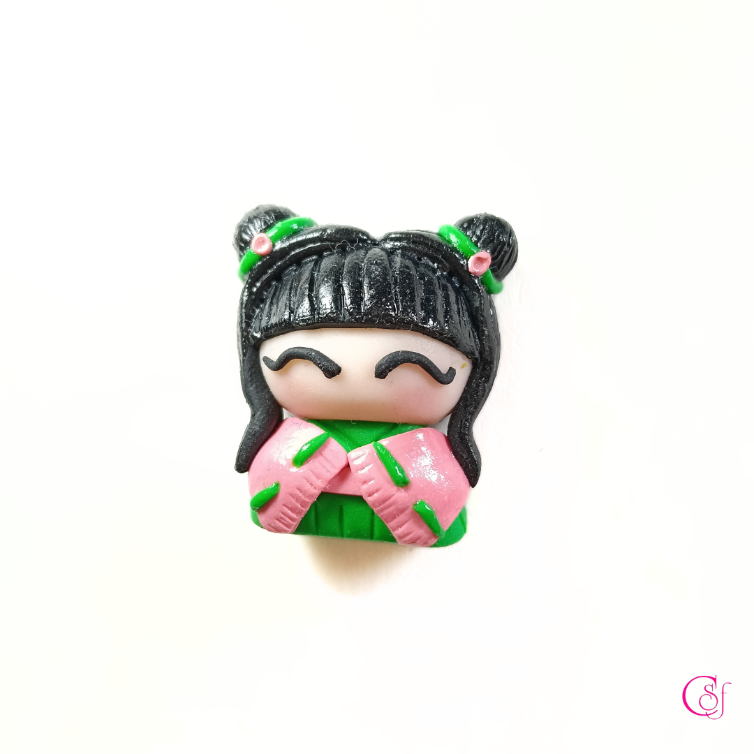 Broche Chinita verde rosa de la Suerte KAWAII · Hecho a Mano · Diseño CSF