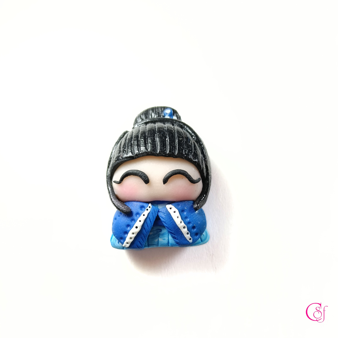 Broche Chinita azul de la Suerte KAWAII · Hecho a Mano · Diseño CSF