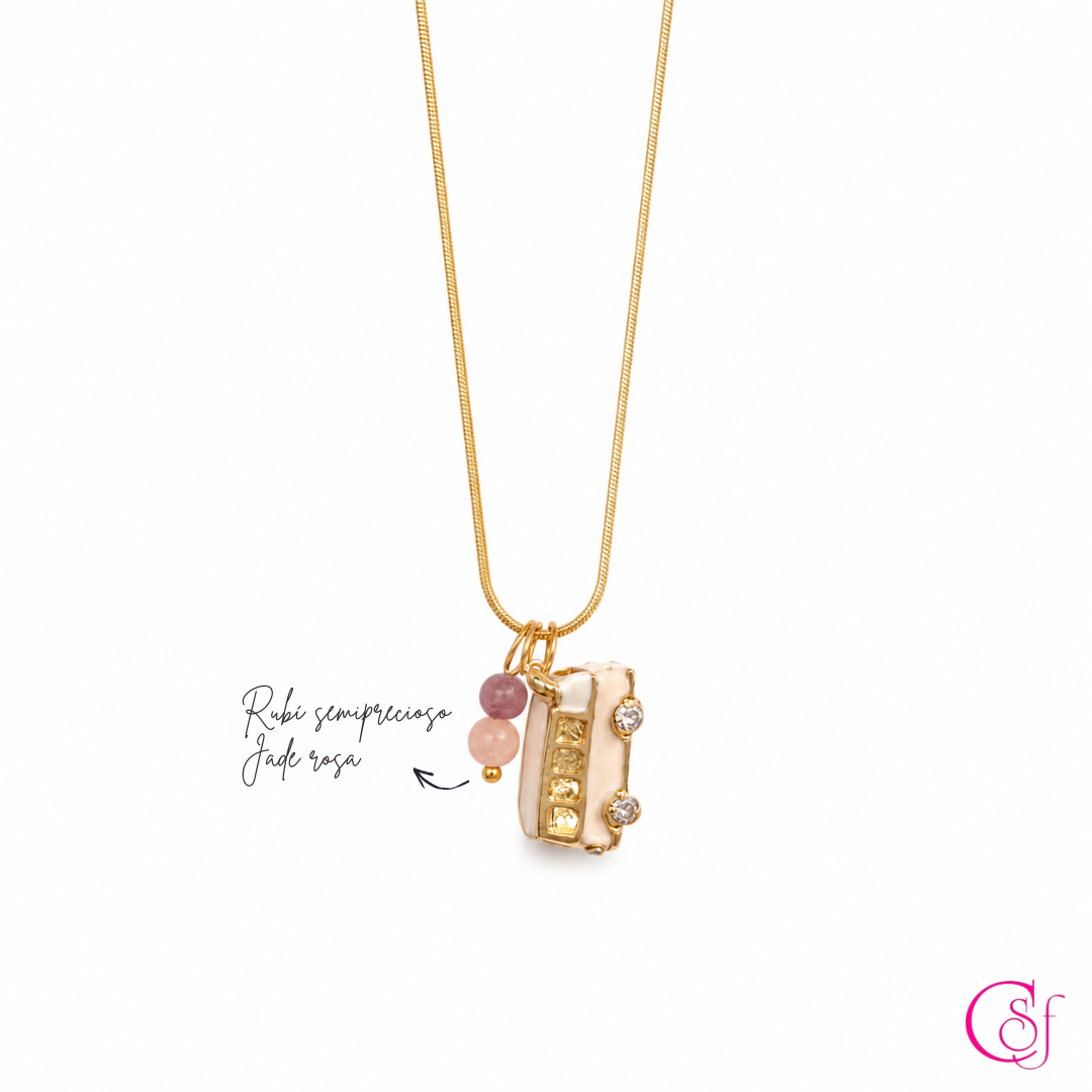 Collar Travel Van · Rubí Semiprecioso y Jade Rosa · Acero Inoxidable 316L
