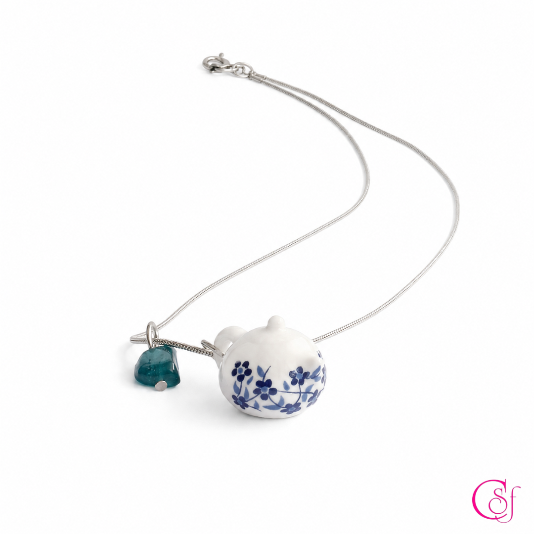 Collar Tea Time KAWAII · Tetera de Cerámica y Turmalina Azul · Acero 316L