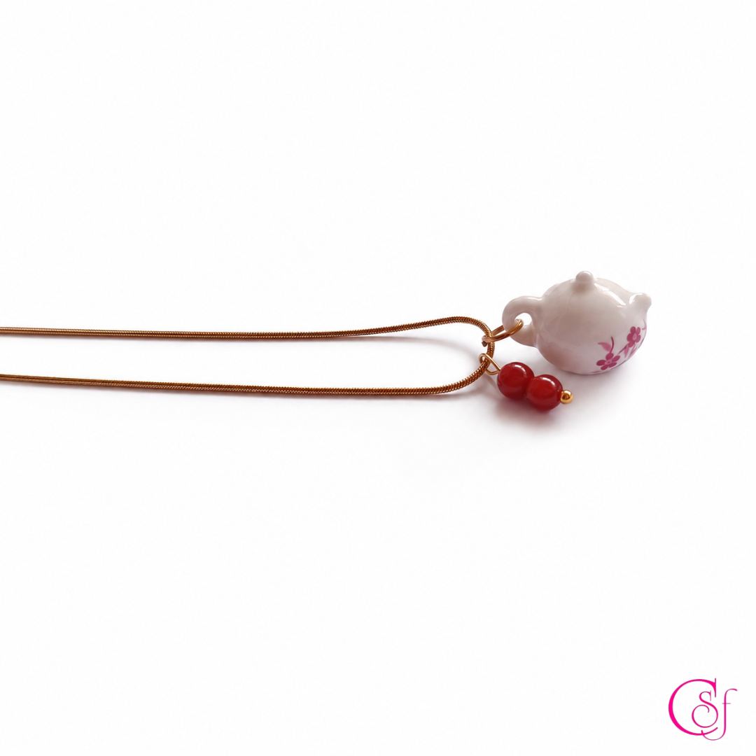 Collar Tea Time KAWAII · Tetera de Cerámica y Jade Rojo · Acero 316L
