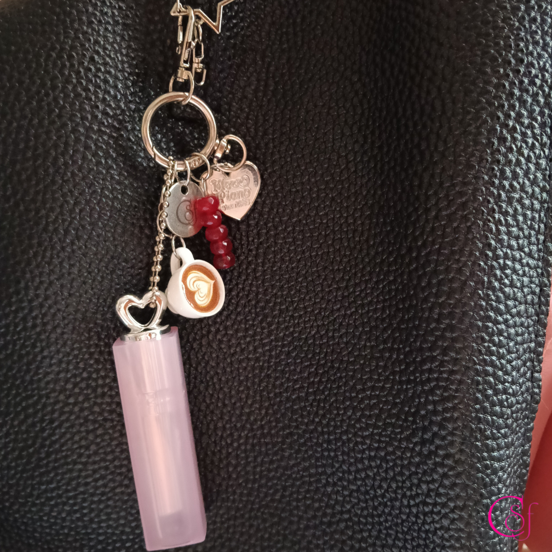 Adorna bolsos Glossy Coffee · Labial, Café y Rubí Reconstituido