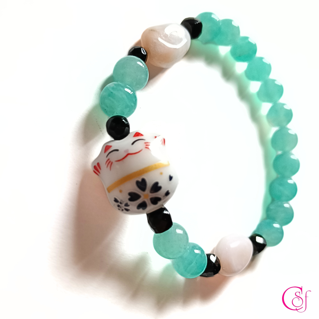 Pulsera Maneki Neko Blanco · Dulce Fortuna · Diseño de Autor CSF - Aguamarina