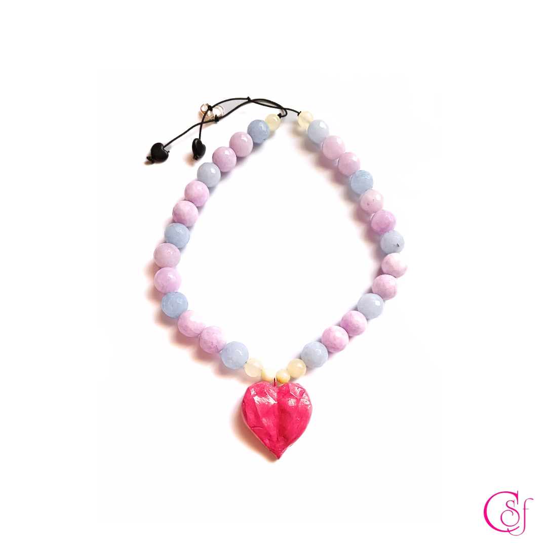 Collar Corazón Amalfi · Jadeína Lila, Calcedonia Azul y Jaspe Amarillo · Diseño CSF